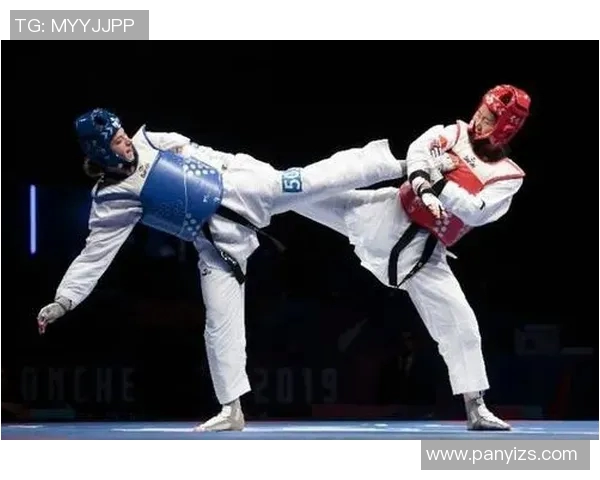 中国跆拳道世锦赛夺金，教练组泪洒赛场